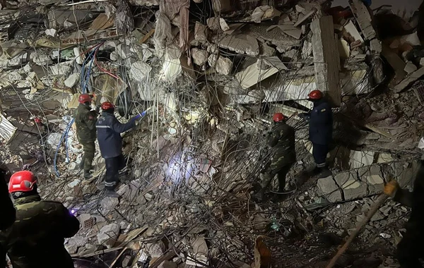 FHN-in xilasediciləri Türkiyədə 51 nəfəri dağıntılar altından sağ çıxarıb - FOTO/VİDEO