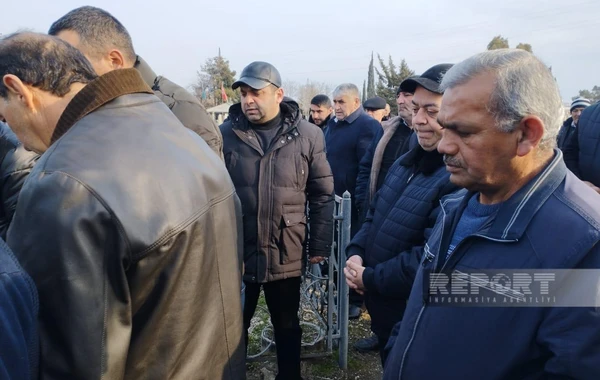 Türkiyədə zəlzələdə həlak olan azərbaycanlı iş adamı Salyanda dəfn olunub - FOTO - YENİLƏNİB