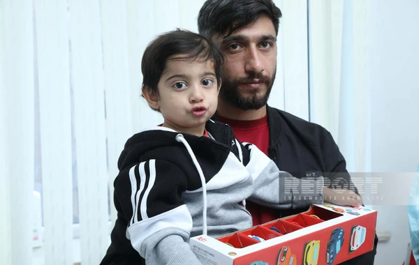 Dördgünlük körpəsi ilə zəlzələ bölgəsindən gələn qadın: "Güclə canımızı qurtardıq" - FOTO