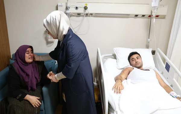 Ərdoğan zəlzələdən zərər görənləri ziyarət etdi - FOTO