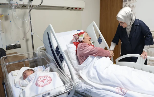 Ərdoğan zəlzələdən zərər görənləri ziyarət etdi - FOTO
