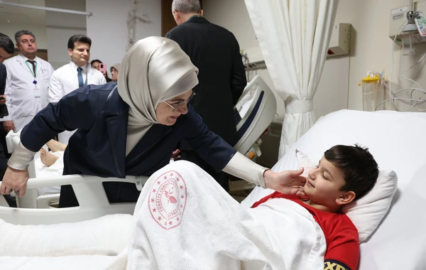 Ərdoğan zəlzələdən zərər görənləri ziyarət etdi - FOTO