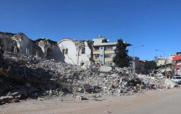 Zəlzələ Türkiyənin ən qədim məscidlərindən birini uçurtdu - FOTO