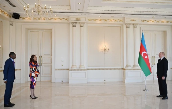 İlham Əliyev yeni səfirlərin etimadnamələrini qəbul edib - FOTO