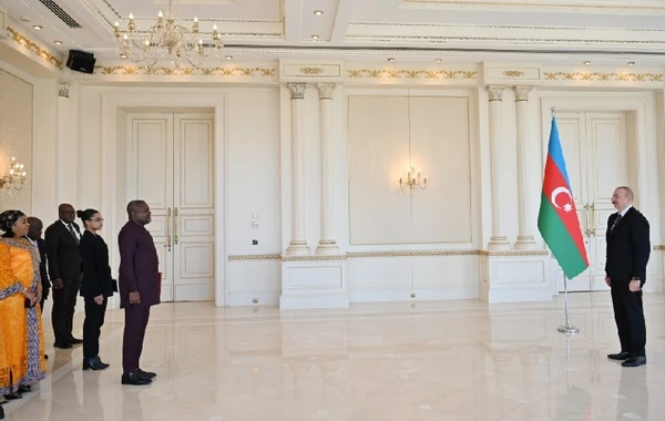 İlham Əliyev yeni səfirlərin etimadnamələrini qəbul edib - FOTO