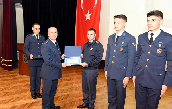 Hərbi qulluqçumuz Türkiyədə kursu birinciliklə bitirib - FOTO