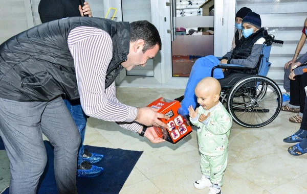 Avrora Qrup onkoloji xəstəlikləri olan uşaqları sevindirib - FOTO/VİDEO