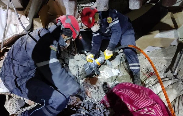 Азербайджанские спасатели извлекли из-под завалов 53 человека живыми и 691 тело - ВИДЕО
