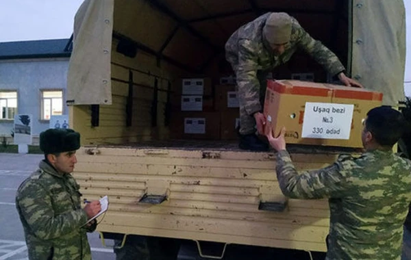 Азербайджанские военные продолжают отправлять помощь в Турцию - ФОТО