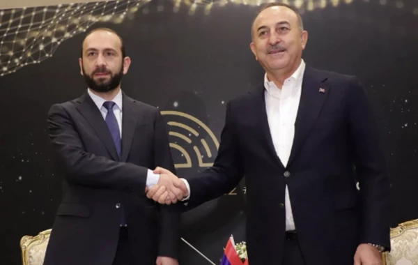 Ankarada Mövlud Çavuşoğlu ilə Ararat Mirzoyan arasında görüş başlayıb