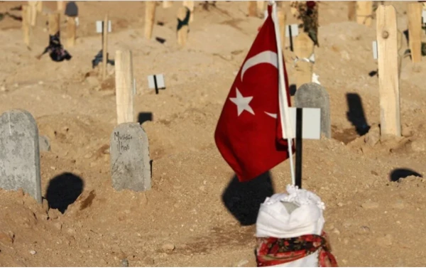 Türkiyədəki kütləvi məzarlıqdan yayılan bu görüntülər ürək ağrıtdı - FOTO