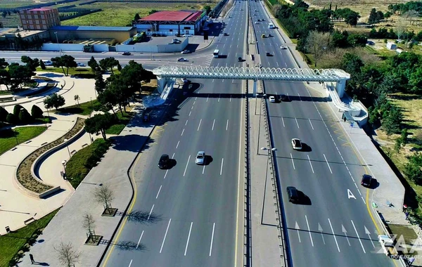 Bakının bu hissəsində yerüstü piyada keçidi inşa edilib - FOTO/VİDEO