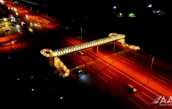 Bakının bu hissəsində yerüstü piyada keçidi inşa edilib - FOTO/VİDEO