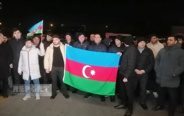 Türkiyədə zəlzələdə həlak olan azərbaycanlı tələbələrin cənazələri Bakıya gətirilib - FOTO/VİDEO