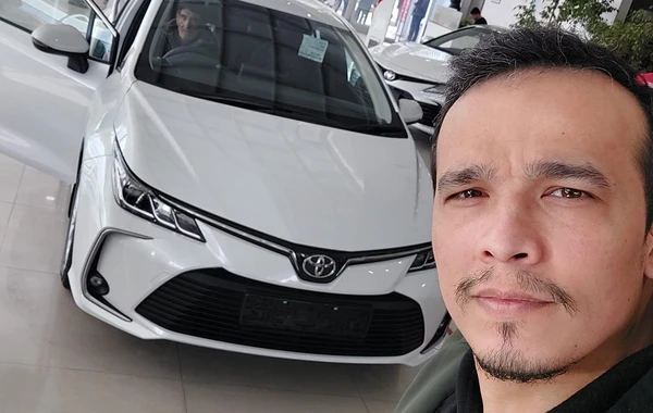 Türkiyəli iş adamı Sərvərə maşın hədiyyə etdi - FOTO