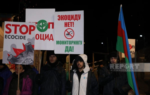 Экоактивисты продолжают акцию на дороге Ханкенди-Лачын и в вечерние часы - ФОТО