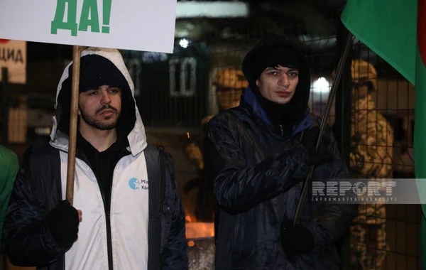 Экоактивисты продолжают акцию на дороге Ханкенди-Лачын и в вечерние часы - ФОТО