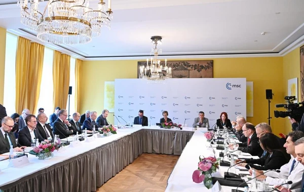Prezident Münxendə enerji təhlükəsizliyi ilə bağlı dəyirmi masada iştirak edib - YENİLƏNİB-2 - FOTO