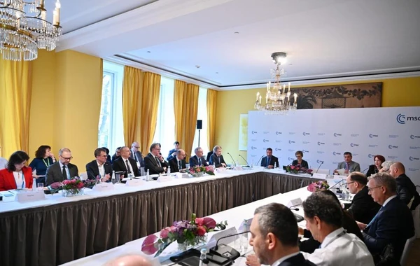 Prezident Münxendə enerji təhlükəsizliyi ilə bağlı dəyirmi masada iştirak edib - YENİLƏNİB-2 - FOTO