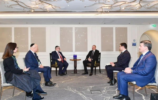 Президент Ильхам Алиев встретился в Мюнхене с президентом Конференции европейских раввинов - ФОТО