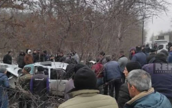 Три человека погибли в тяжелом ДТП в Худате - ФОТО