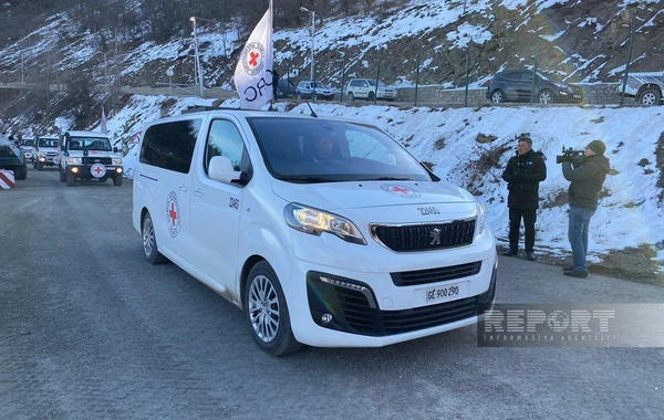 По дороге Ханкенди-Лачын беспрепятственно проехали 45 автомобилей миротворцев - ОБНОВЛЕНО + ФОТО