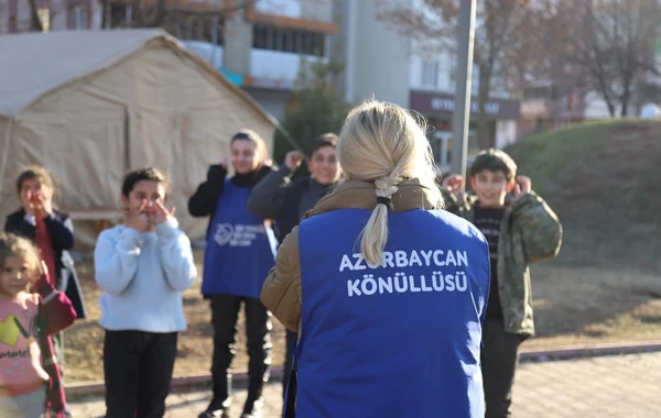 Azərbaycan könüllüləri Adıyamana gedib, zəlzələdən zərərçəkən uşaqlara dəstək veriblər - FOTO