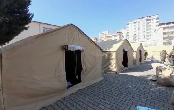Azərbaycan xilasediciləri Kahramanmaraşda 3 ünvanda növbəti çadır şəhərcikləri qurub - FOTO/VİDEO