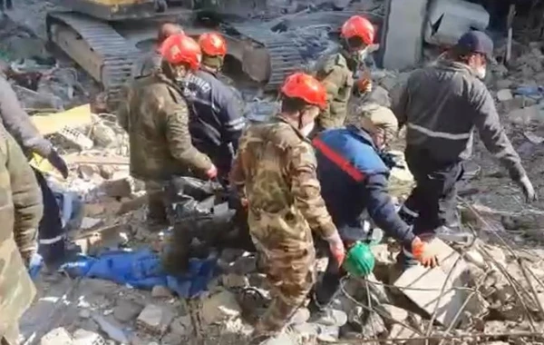 Azərbaycan xilasediciləri Türkiyədə axtarış-xilasetmə əməliyyatlarını davam etdirir - FOTO/VİDEO