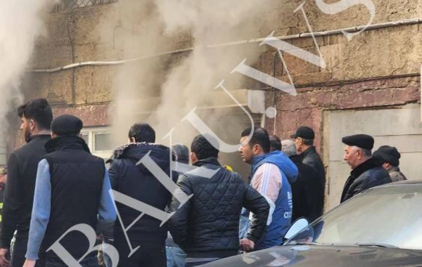 Bakıda avtomobil təmiri sexi yanıb - FOTO/VİDEO - YENİLƏNİB