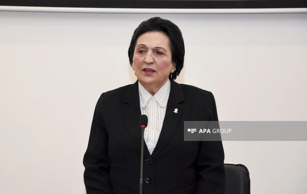 Sabiq rektor Nurlana Əliyeva şöbə müdirini ona cadu etməkdə ittiham edib