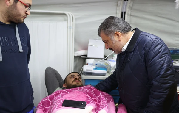 Türkiyəli Nazir: “Axtarış-xilasetmə işləri bitmədən saqqalımı kəsmək içimdən gəlmədi” - FOTO