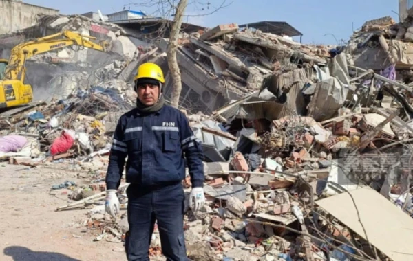 Azərbaycan xilasedicisi: "Kahramanmaraşda dağıntılar altından çıxartdığımız şəxs ağlayıb, bizi qucaqladı" - FOTO