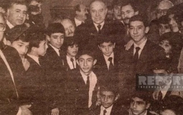 Xocalılı uşaqları Türkiyəyə aparan professor: “Onlardan birini övladlığa götürdüm” - FOTO