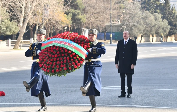Президент Ильхам Алиев посетил памятник Ходжалинскому геноциду - ФОТО