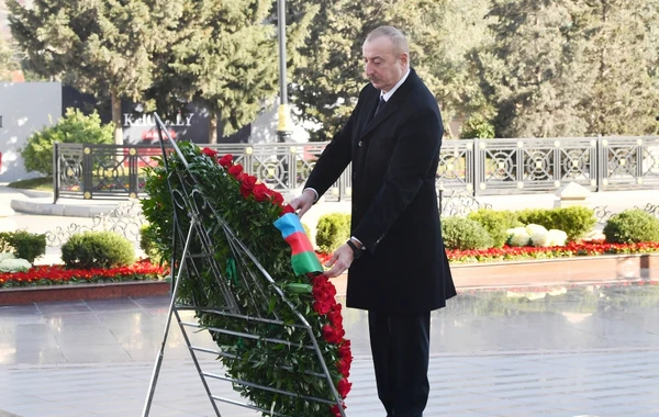 Президент Ильхам Алиев посетил памятник Ходжалинскому геноциду - ФОТО