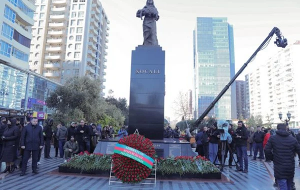 Руководство Министерства здравоохранения почтило память жертв Ходжалинского геноцида - ФОТО