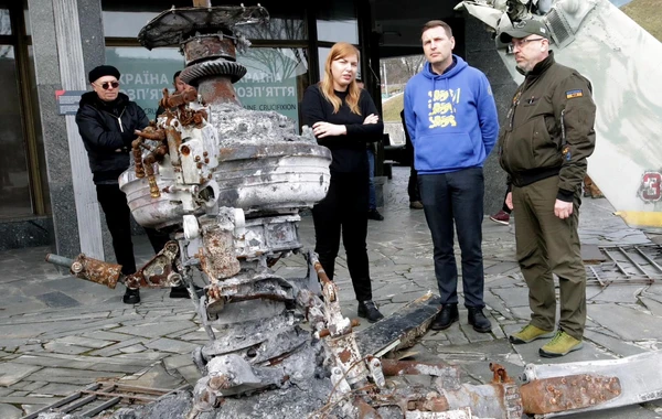 Estoniya müdafiə naziri Ukraynada səfərdədir