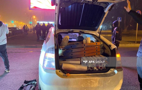 Bakıda “Mercedes” "Prius"a çırpıldı - FOTO