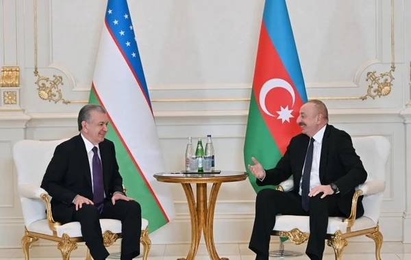 Azərbaycan Prezidenti İlham Əliyev Özbəkistan Prezidenti Şavkat Mirziyoyev ilə görüşüb - FOTO - YENİLƏNİB