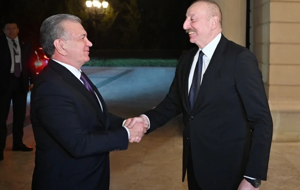 Azərbaycan Prezidenti İlham Əliyev Özbəkistan Prezidenti Şavkat Mirziyoyev ilə görüşüb - FOTO - YENİLƏNİB