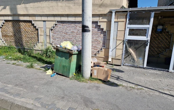 Qanunsuz küçə ticarəti ilə məşğul olan və ətraf mühiti çirkləndirənlər cərimələnib - FOTO