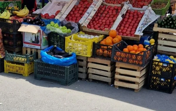 Qanunsuz küçə ticarəti ilə məşğul olan və ətraf mühiti çirkləndirənlər cərimələnib - FOTO