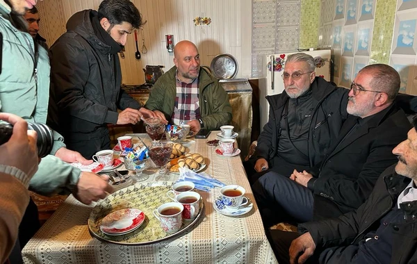 Bir fotosu ilə məşhurlaşan Sərvərə ev müjdəsi - FOTO