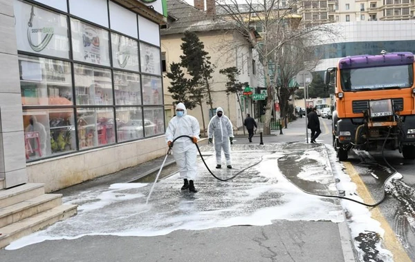 Bu gün Bakının 370 küçəsi yuyulub - FOTO