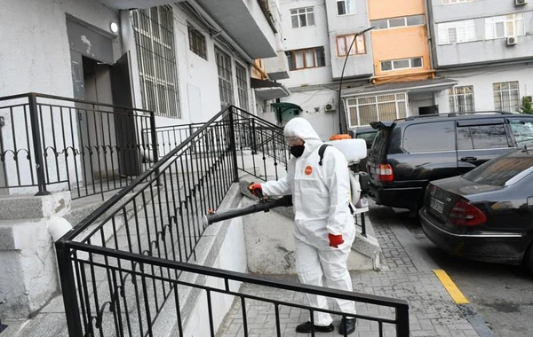 Bu gün Bakının 370 küçəsi yuyulub - FOTO