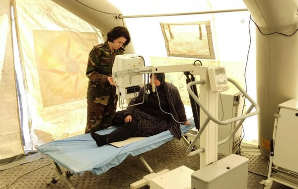 FHN: Türkiyədəki zəlzələ bölgəsində 2639 nəfərə yüksək səviyyəli tibbi xidmət göstərilib - FOTO/VİDEO