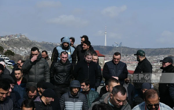 В Баку похоронили погибшего в ходе вооруженного инцидента в гипермаркете Руфата Гашимова - ФОТО