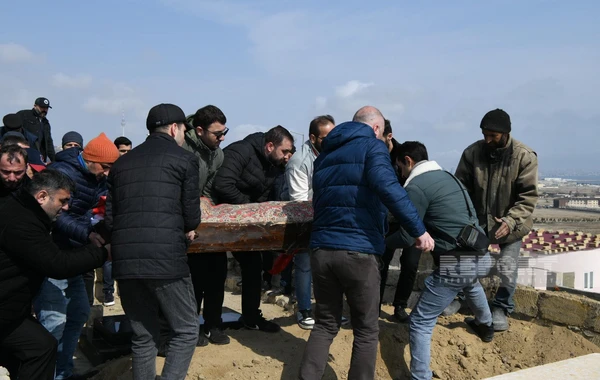 В Баку похоронили погибшего в ходе вооруженного инцидента в гипермаркете Руфата Гашимова - ФОТО