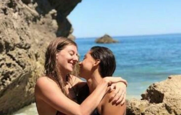 Azərbaycanda oynamış voleybolçu HƏMCİNSİ İLƏ EVLƏNDİ - FOTO